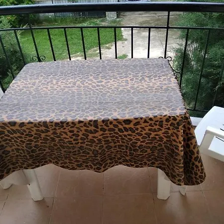 Leopard Aparthotel