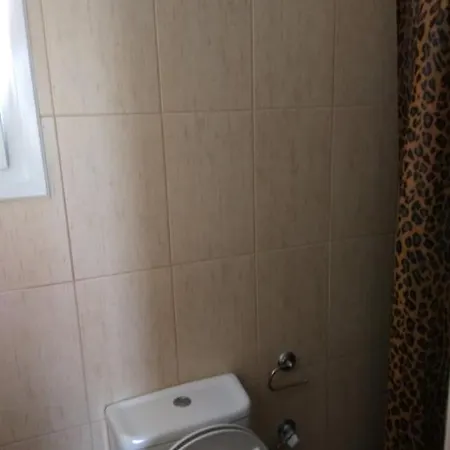 Leopard Aparthotel *