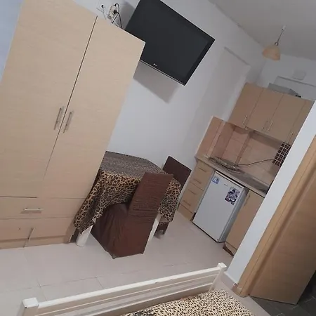 Leopard * Stavros (Thessaloniki)