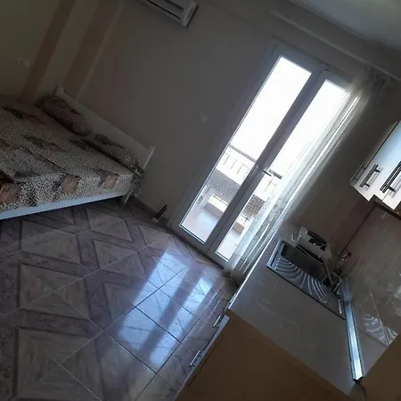 Leopard Aparthotel *