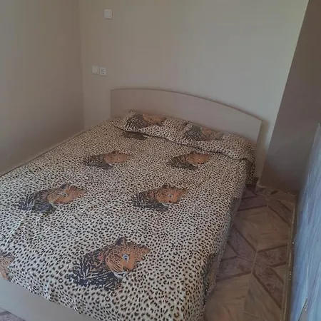 Leopard Aparthotel